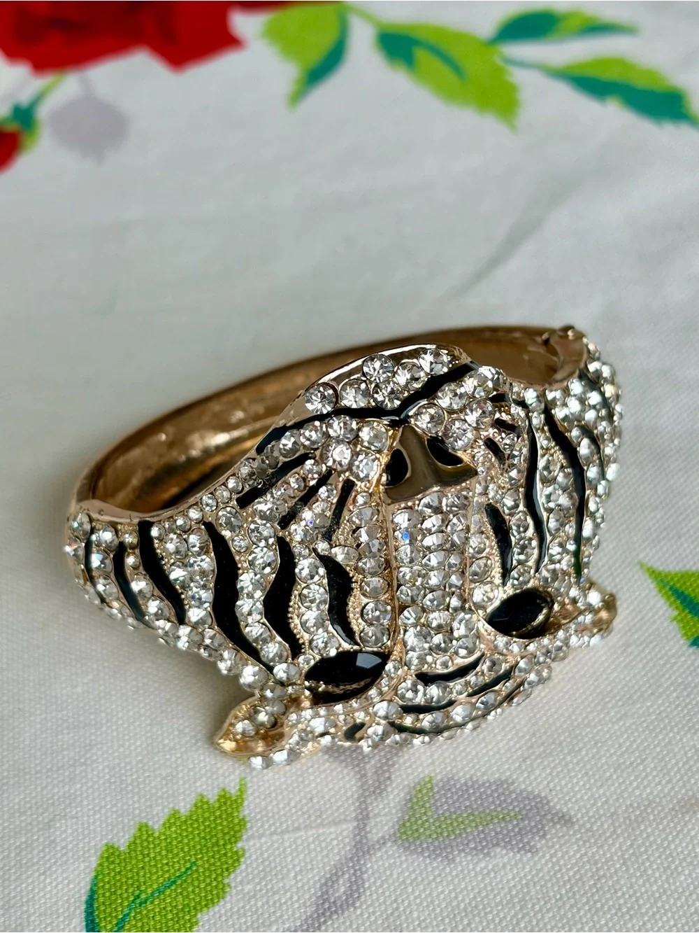 Vintage Crystal Tiger Head Bracelet - Gold Tone with Black and Clear Accents